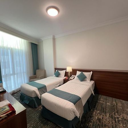 Zaha Al Madina Hotel Medina ภายนอก รูปภาพ