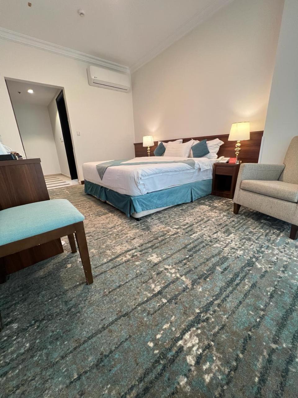 Zaha Al Madina Hotel Medina ภายนอก รูปภาพ
